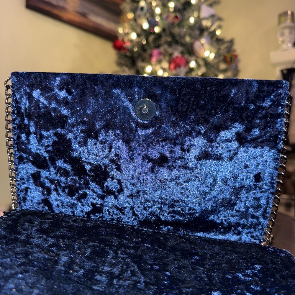 Chelsea28 Elegant Royal Blue Velvet Chain Bag Crossbody Shoulder Chain Strap EUC - Picture 3 of 10